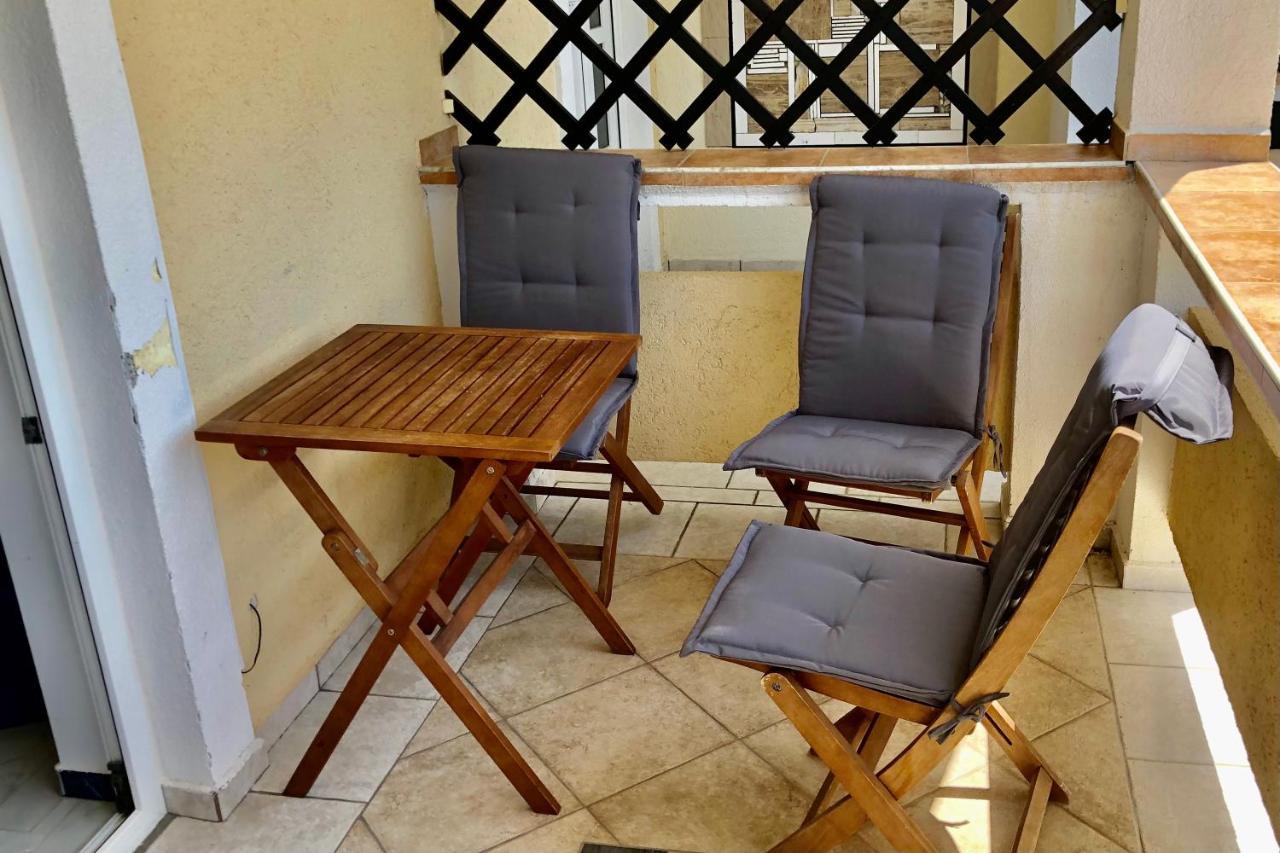 Villa Latina With 6 Apartments And A Shared Pool Vir Eksteriør bilde