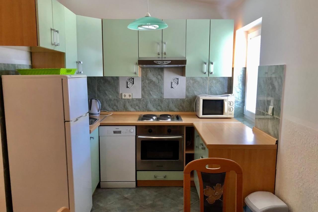 Villa Latina With 6 Apartments And A Shared Pool Vir Eksteriør bilde